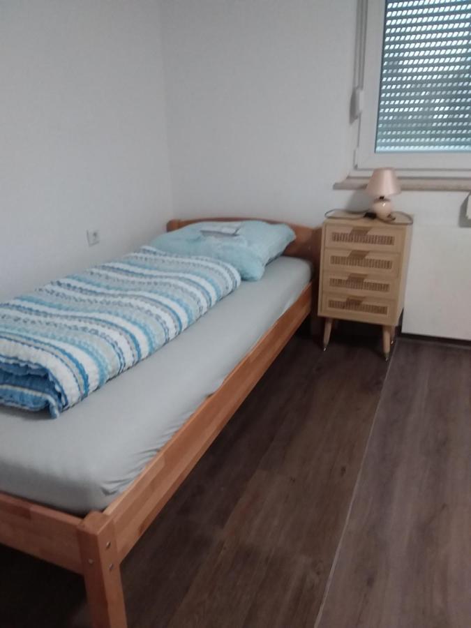 Nguyen Le 3 Schlafzimmer, 7 Bette,Dusche, 2 Wc , Kueche Ab 2 Uebernachtungen Neukirch  Exteriör bild