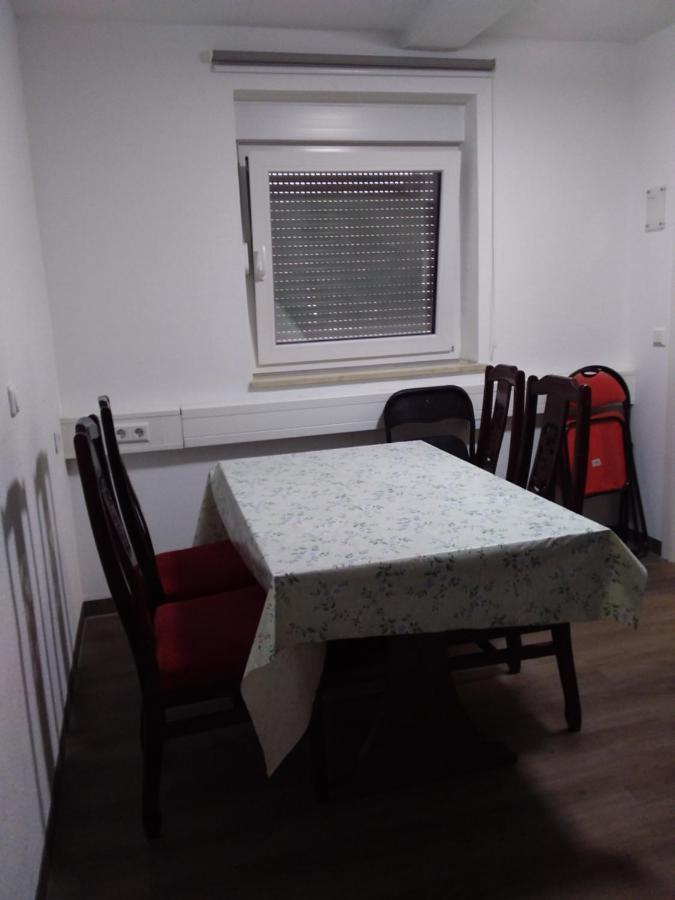 Nguyen Le 3 Schlafzimmer, 7 Bette,Dusche, 2 Wc , Kueche Ab 2 Uebernachtungen Neukirch  Exteriör bild