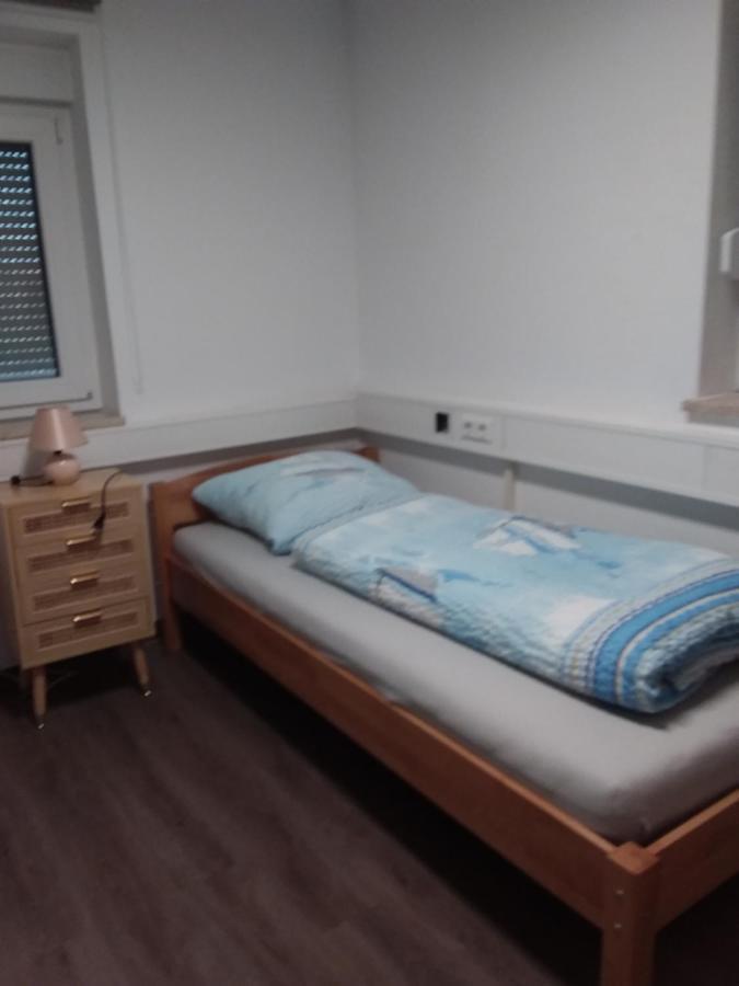 Nguyen Le 3 Schlafzimmer, 7 Bette,Dusche, 2 Wc , Kueche Ab 2 Uebernachtungen Neukirch  Exteriör bild