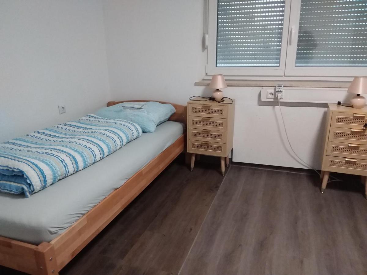 Nguyen Le 3 Schlafzimmer, 7 Bette,Dusche, 2 Wc , Kueche Ab 2 Uebernachtungen Neukirch  Exteriör bild